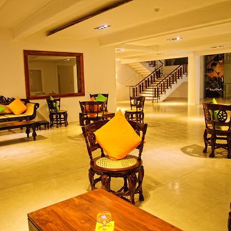 Rajarata Hotel Anuradhapura Exterior photo