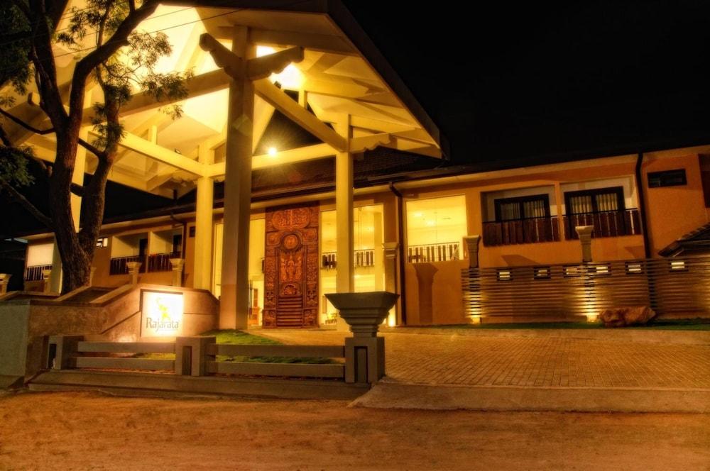 Rajarata Hotel Anuradhapura Exterior photo
