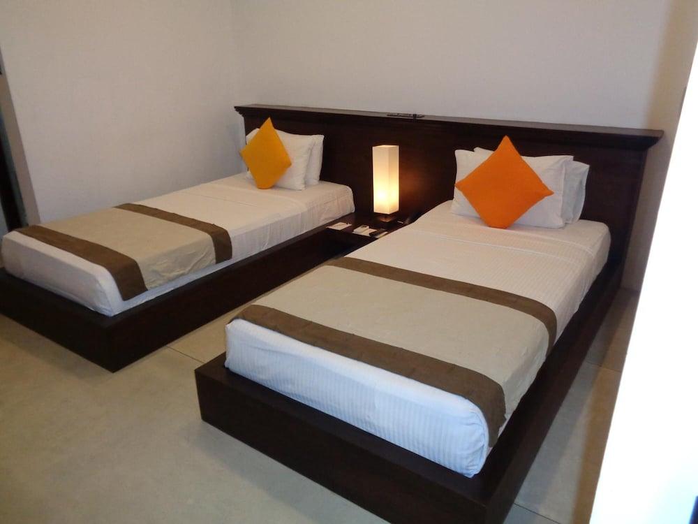 Rajarata Hotel Anuradhapura Exterior photo