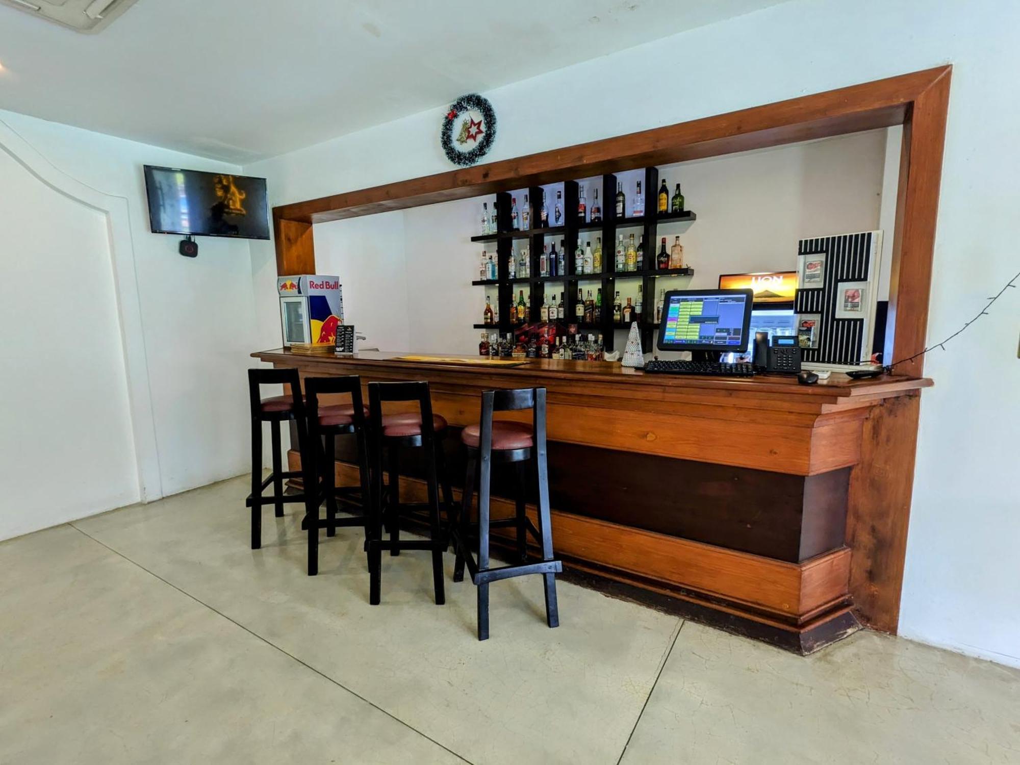 Rajarata Hotel Anuradhapura Exterior photo