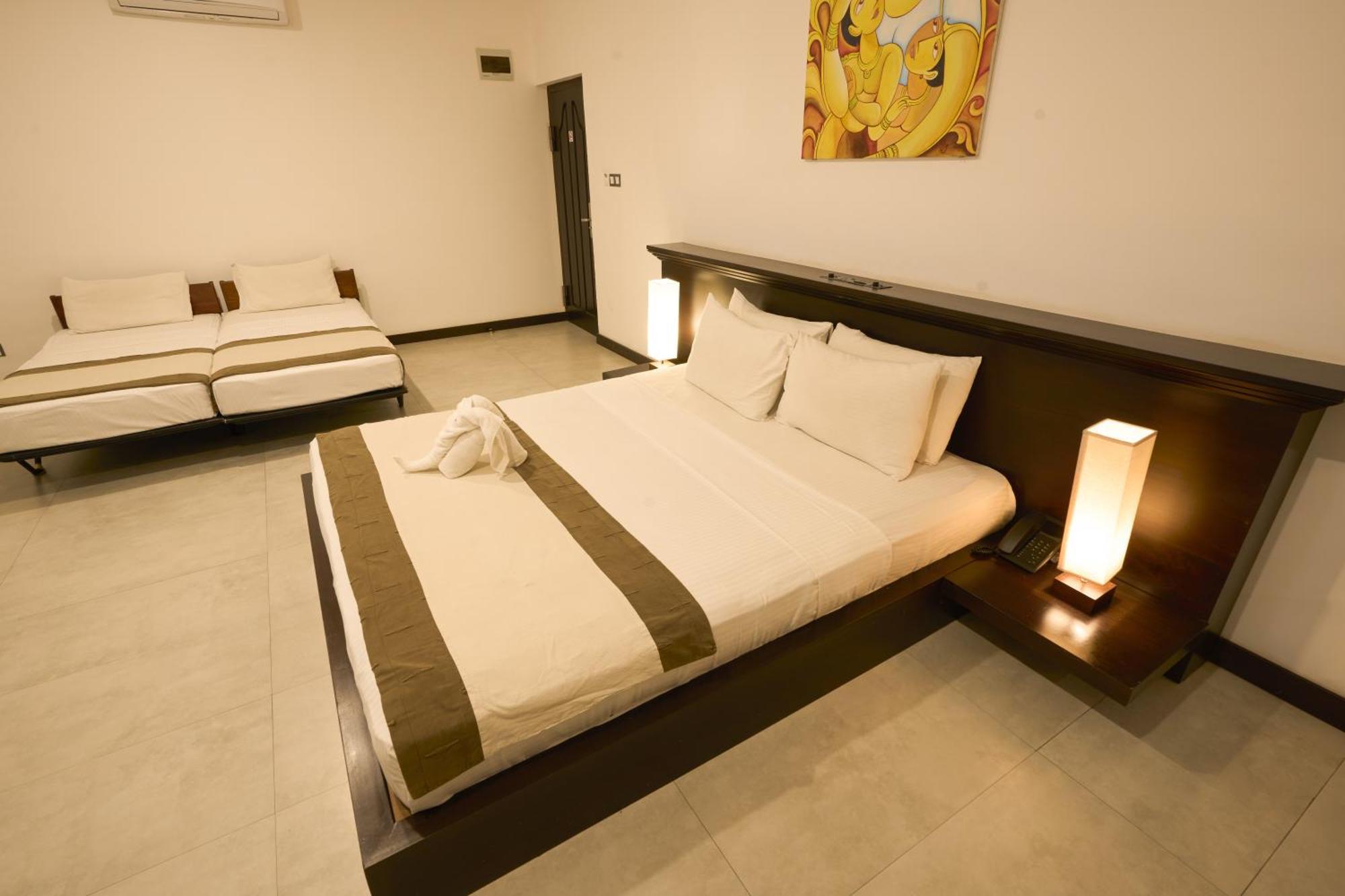 Rajarata Hotel Anuradhapura Exterior photo