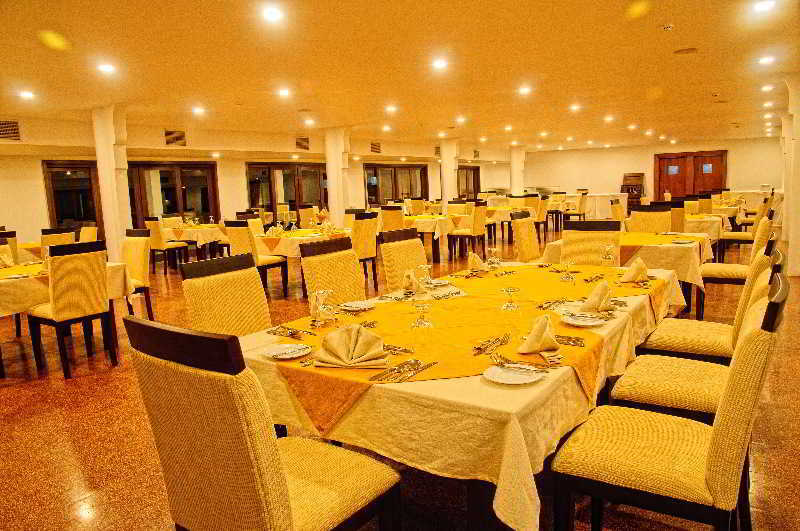 Rajarata Hotel Anuradhapura Exterior photo