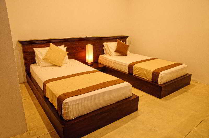 Rajarata Hotel Anuradhapura Exterior photo