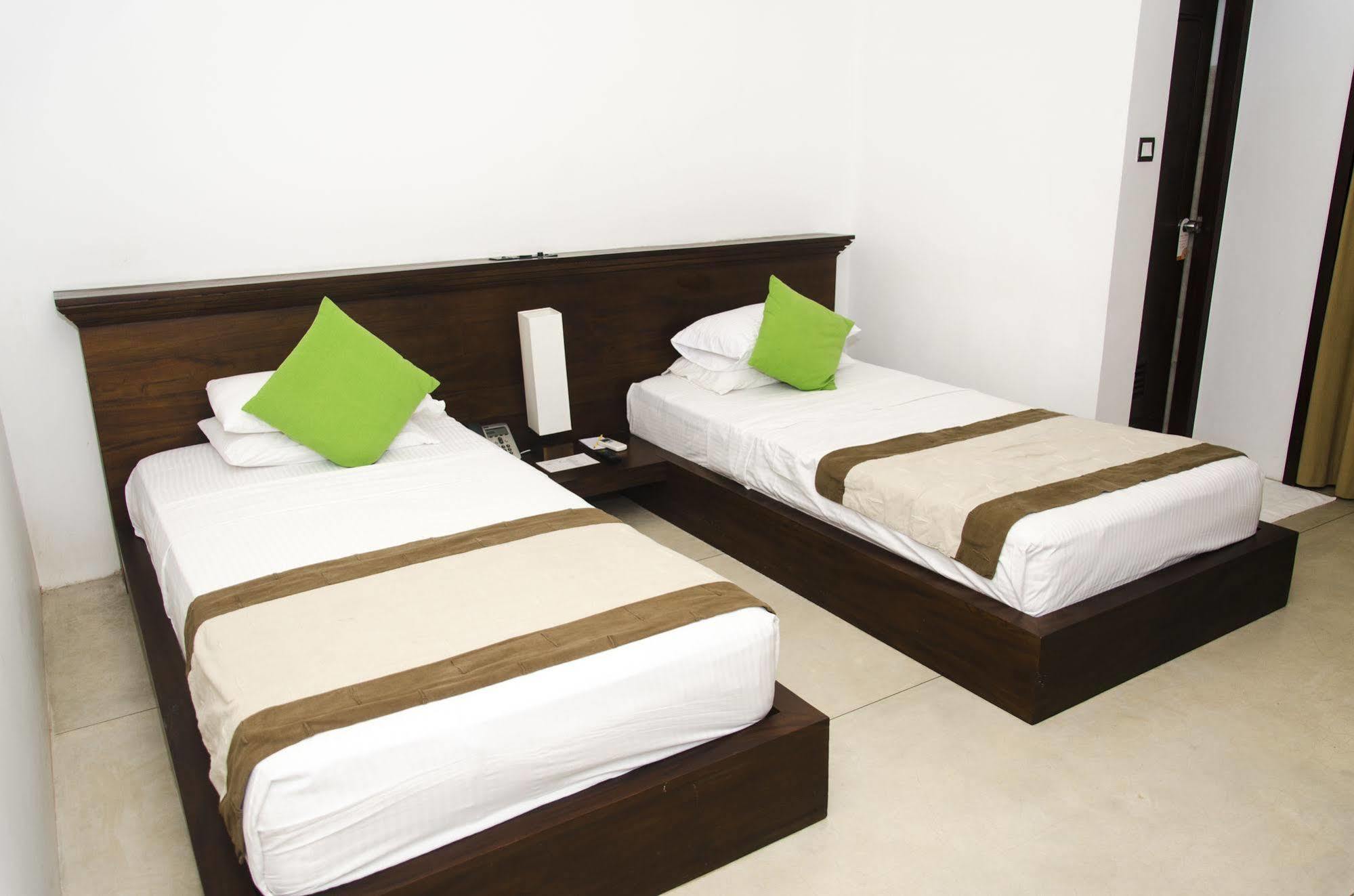 Rajarata Hotel Anuradhapura Exterior photo