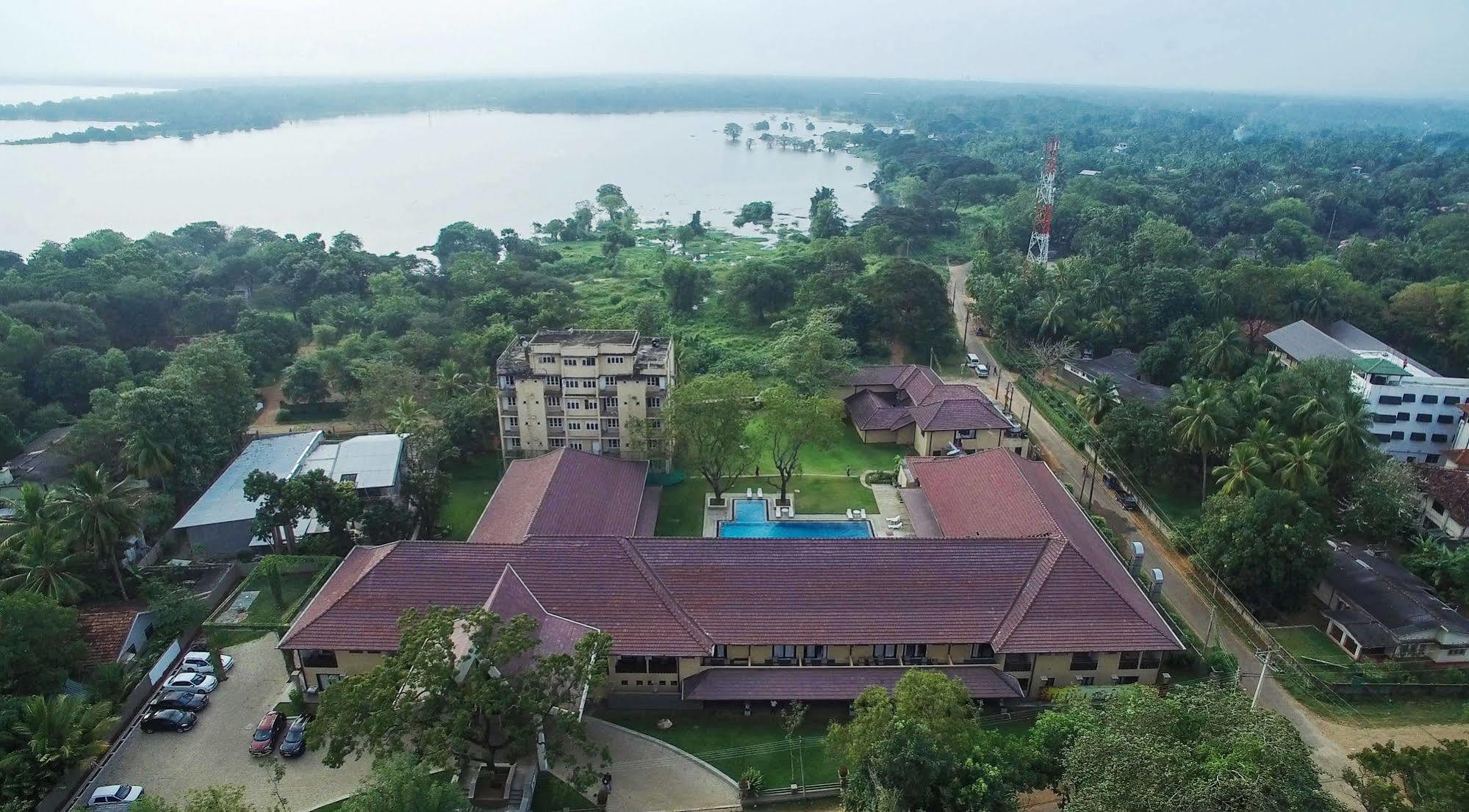 Rajarata Hotel Anuradhapura Exterior photo